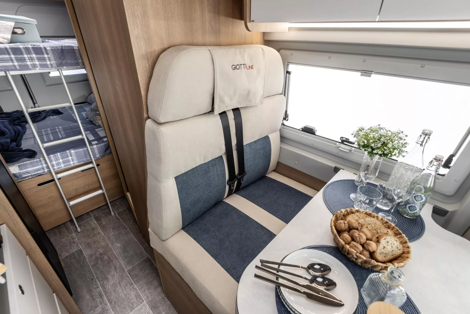 Interior GiottiVan 60 Be Young vista 2