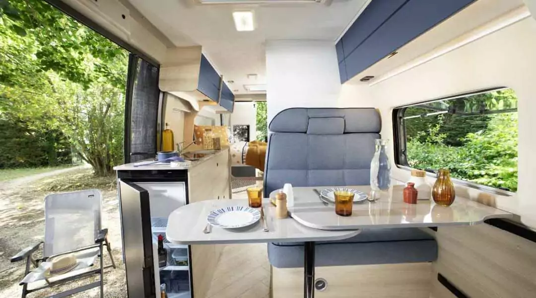 Interior Challenger V114M