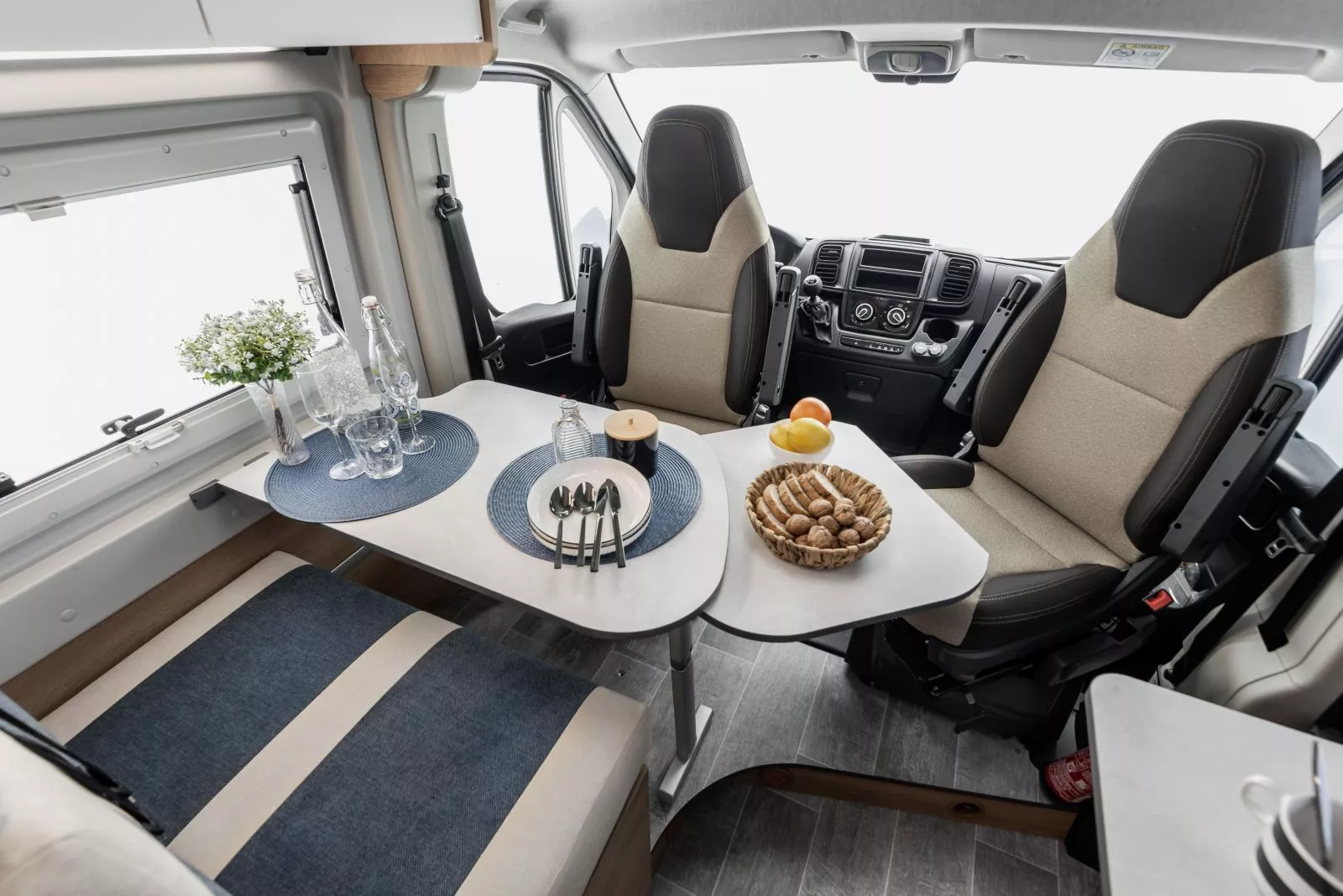 Van 60 Be Young - interior